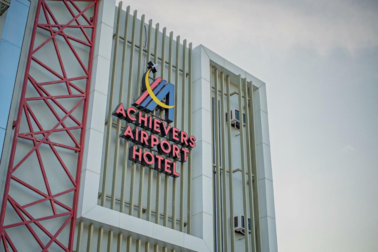 מנילה Achievers Airport Hotel מראה חיצוני תמונה